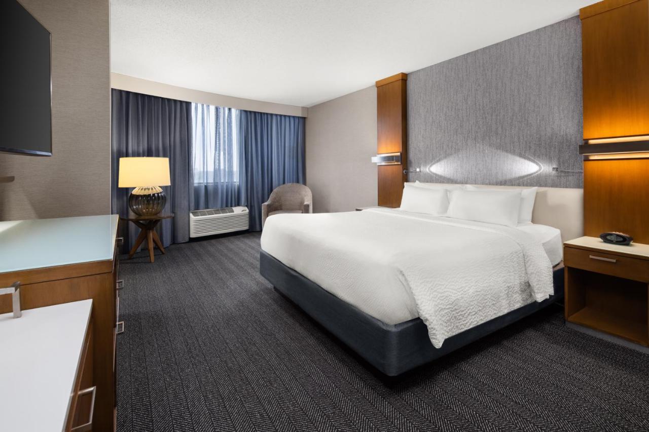 Courtyard By Marriott Minneapolis Downtown Bagian luar foto