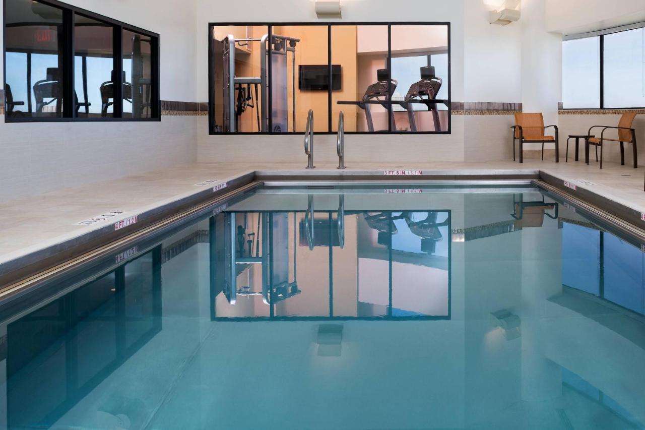 Courtyard By Marriott Minneapolis Downtown Bagian luar foto