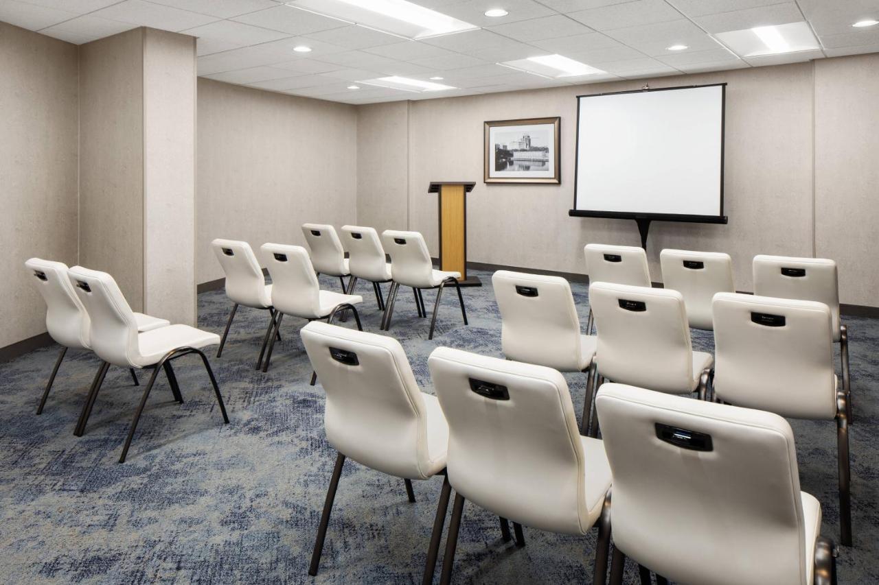 Courtyard By Marriott Minneapolis Downtown Bagian luar foto