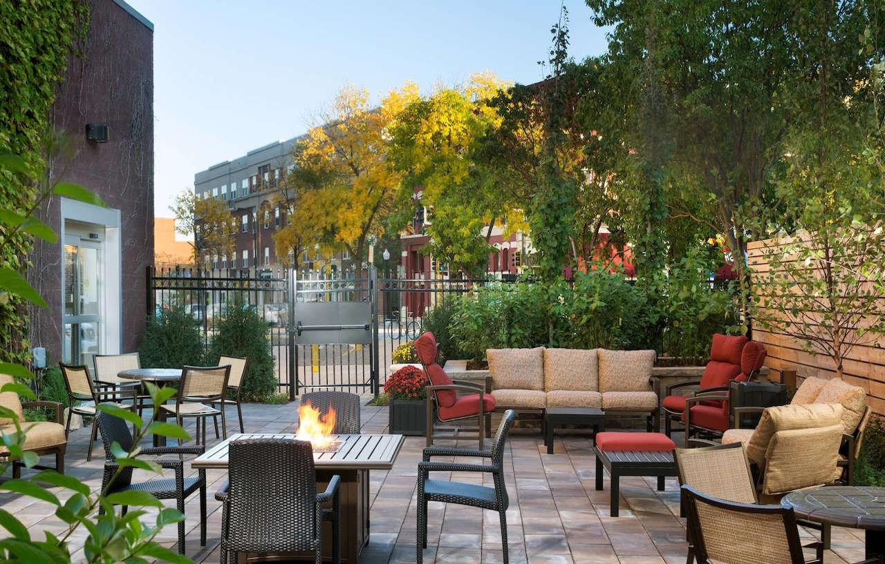 Courtyard By Marriott Minneapolis Downtown Bagian luar foto