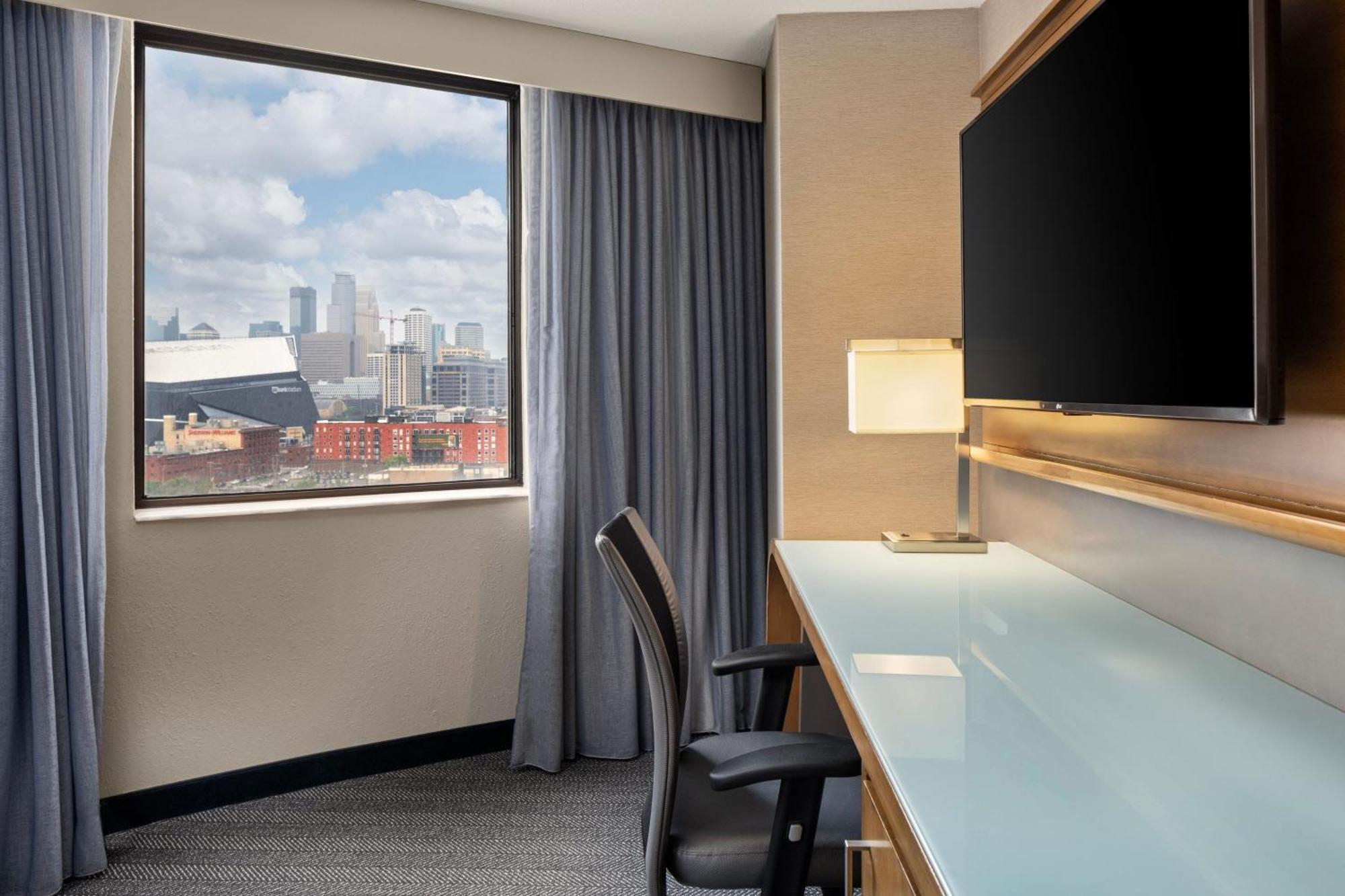 Courtyard By Marriott Minneapolis Downtown Bagian luar foto