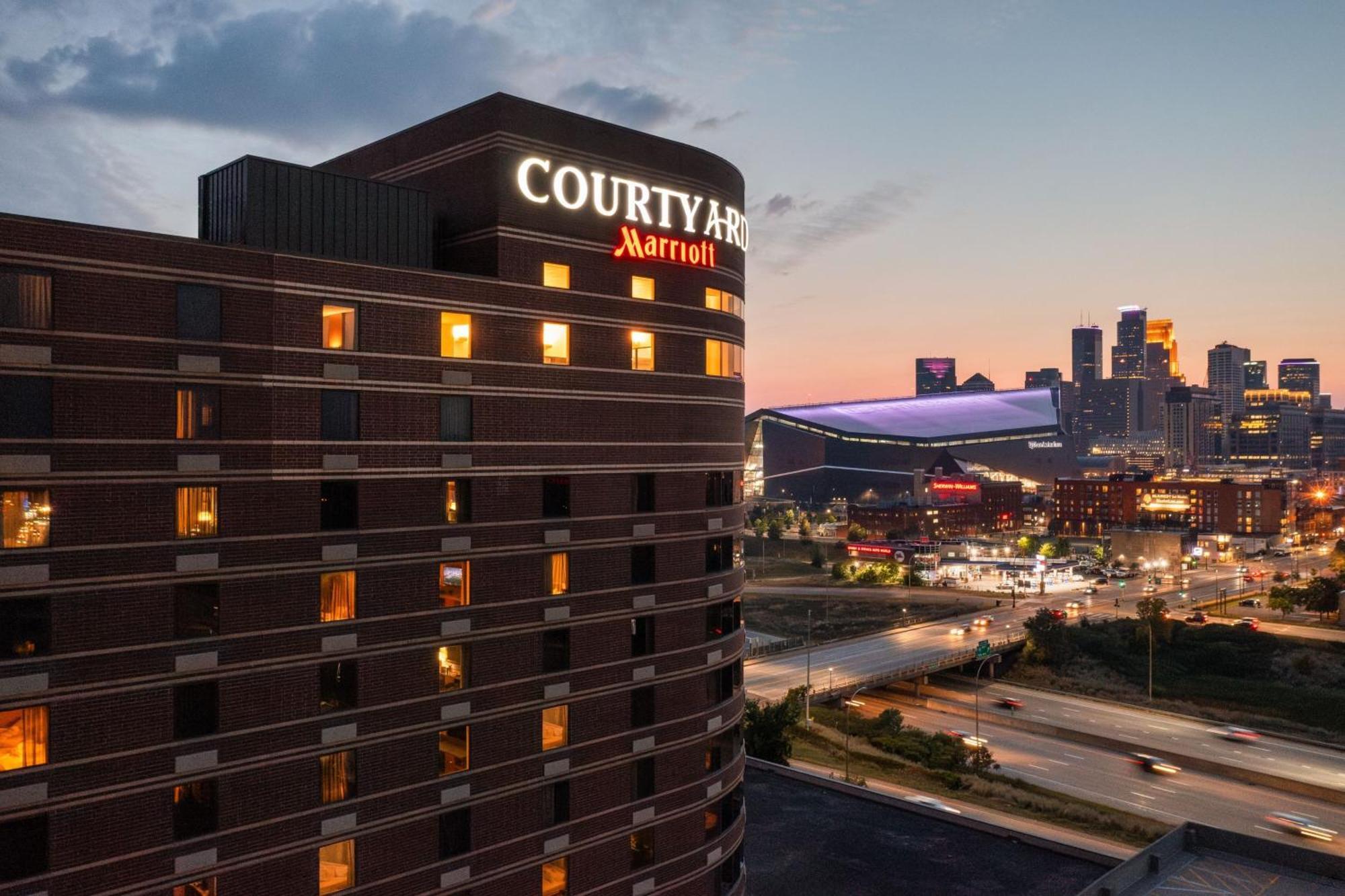 Courtyard By Marriott Minneapolis Downtown Bagian luar foto