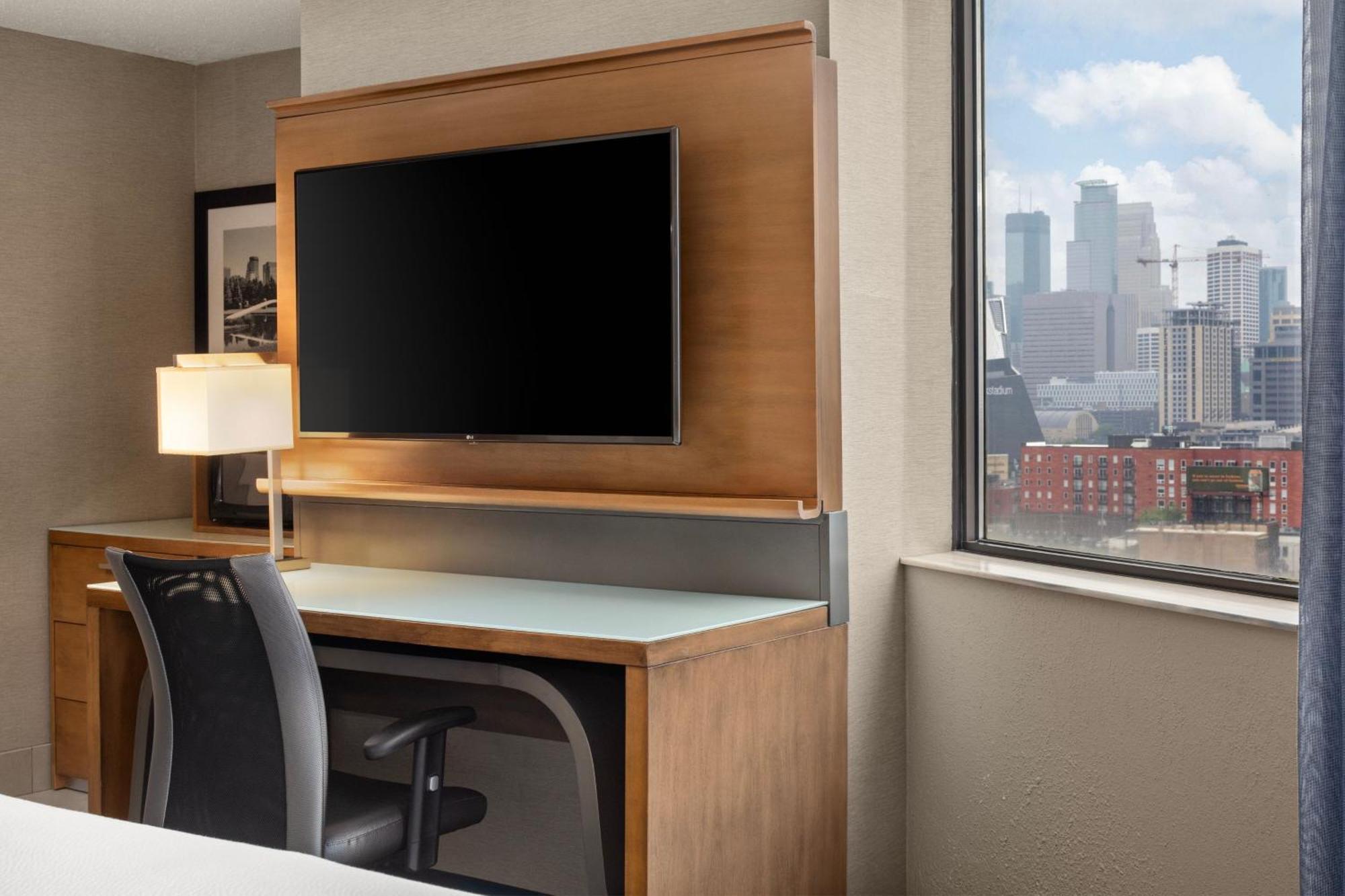 Courtyard By Marriott Minneapolis Downtown Bagian luar foto