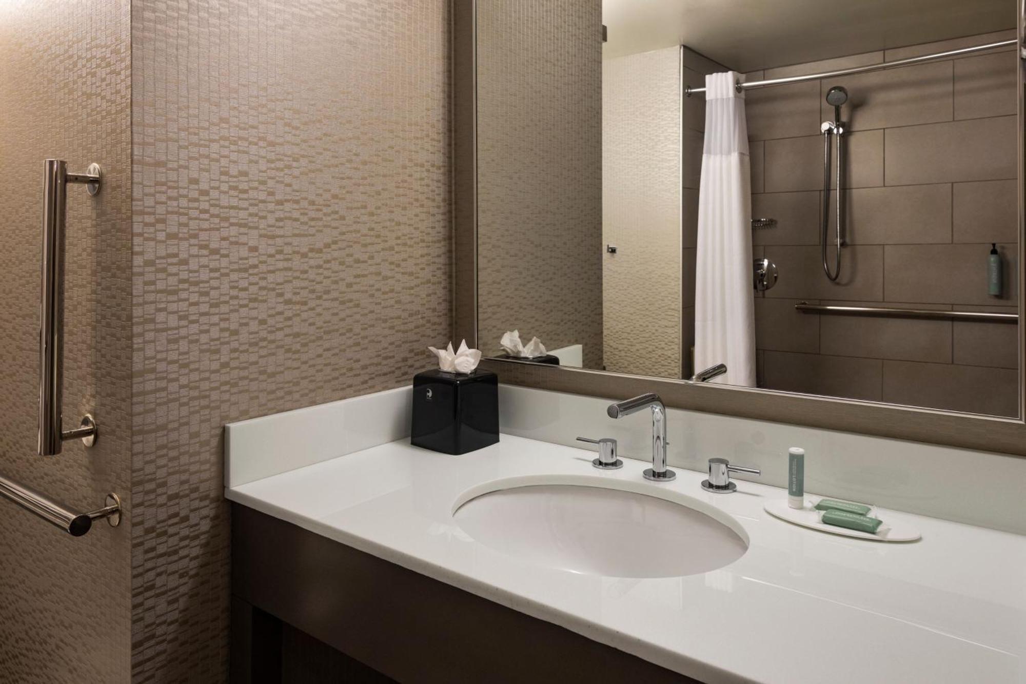 Courtyard By Marriott Minneapolis Downtown Bagian luar foto