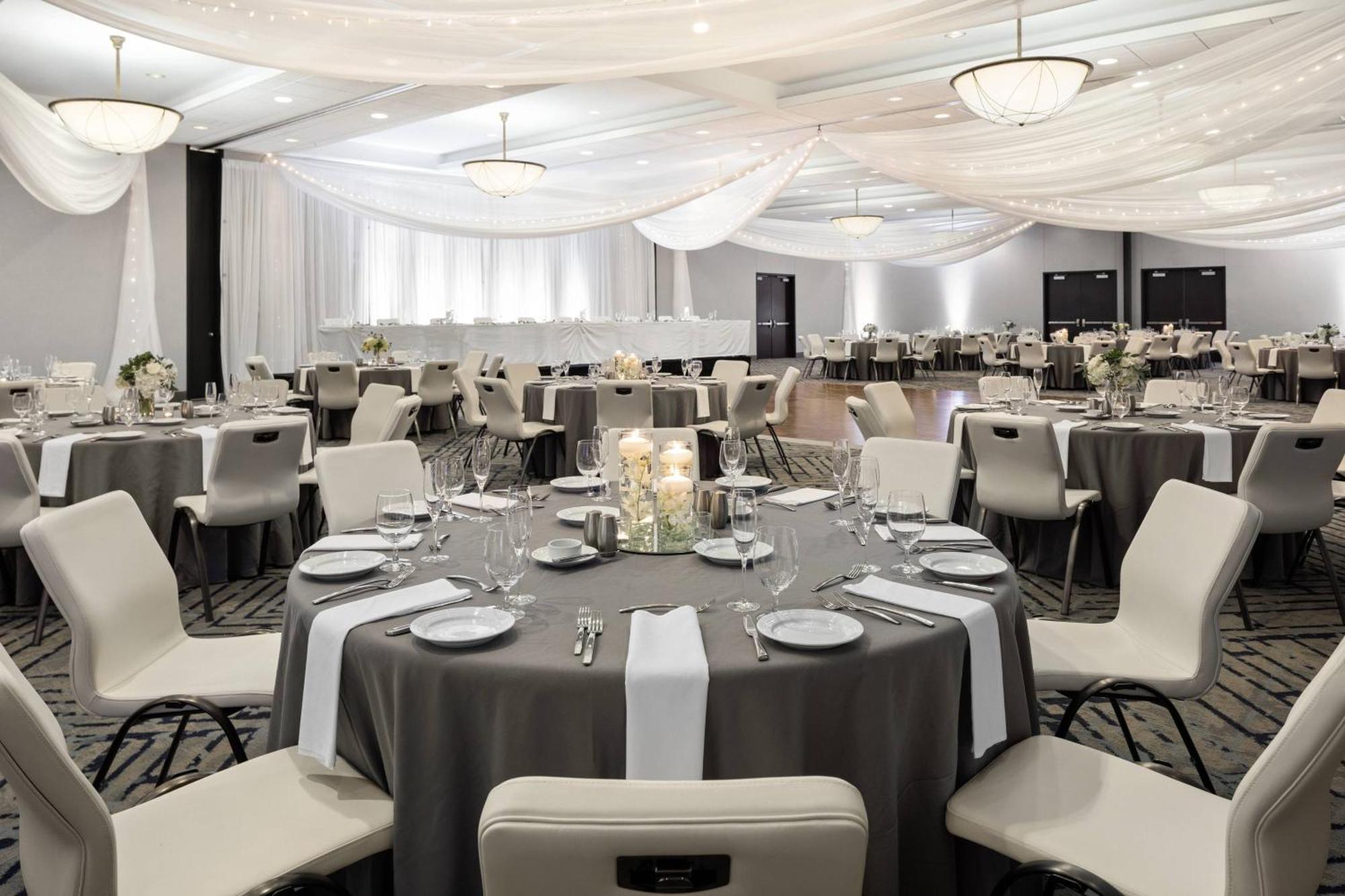 Courtyard By Marriott Minneapolis Downtown Bagian luar foto