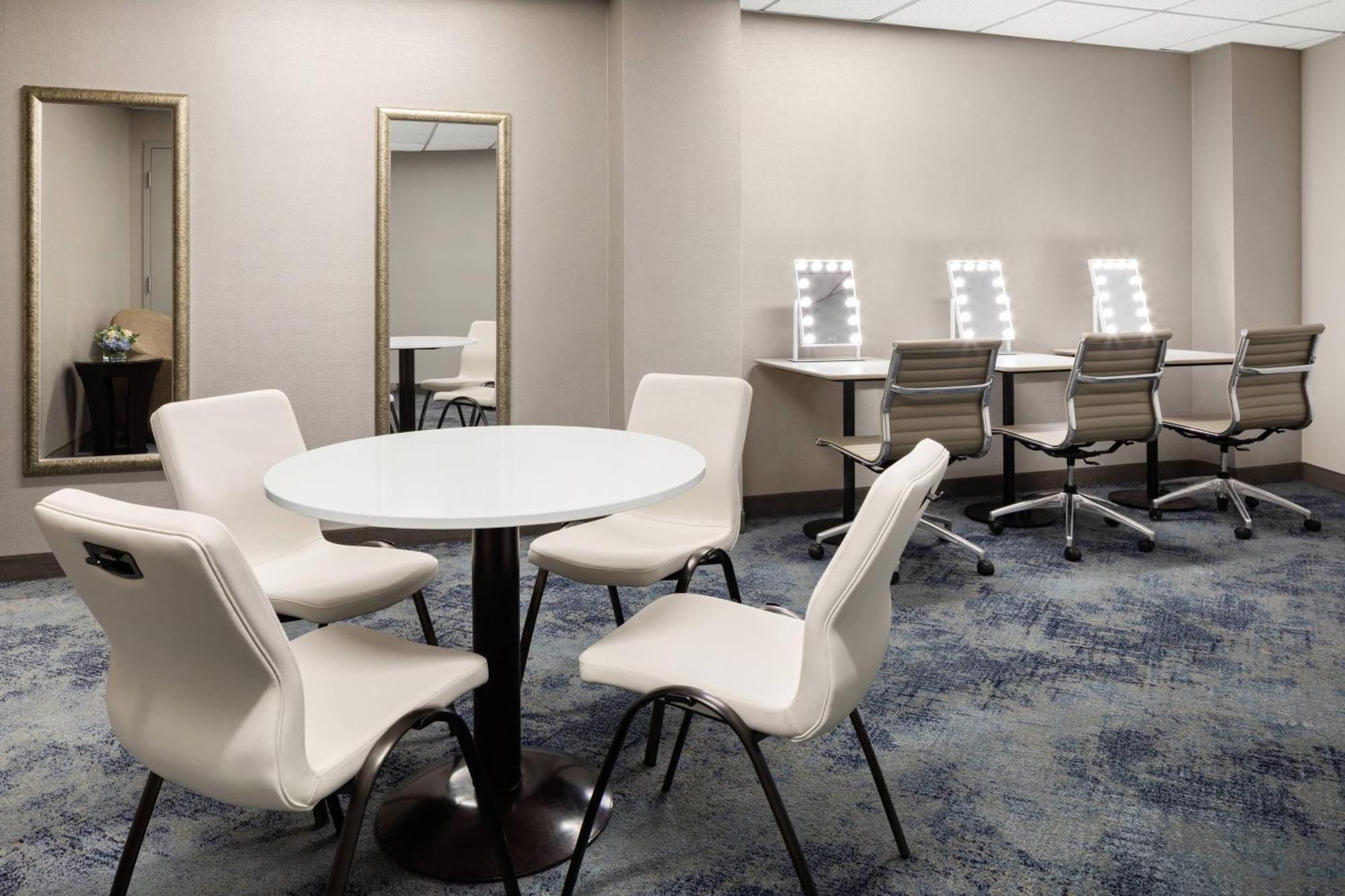 Courtyard By Marriott Minneapolis Downtown Bagian luar foto