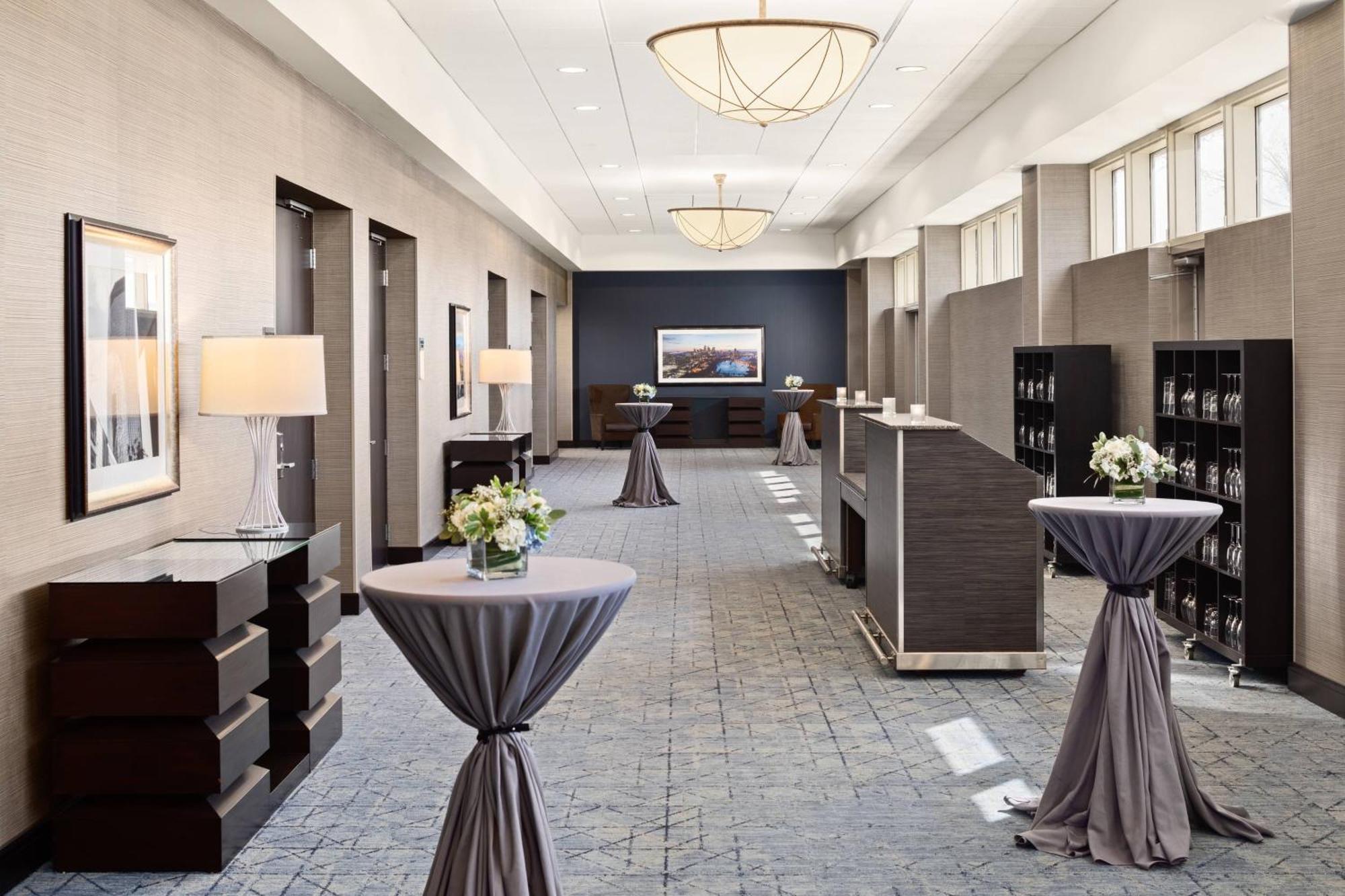 Courtyard By Marriott Minneapolis Downtown Bagian luar foto