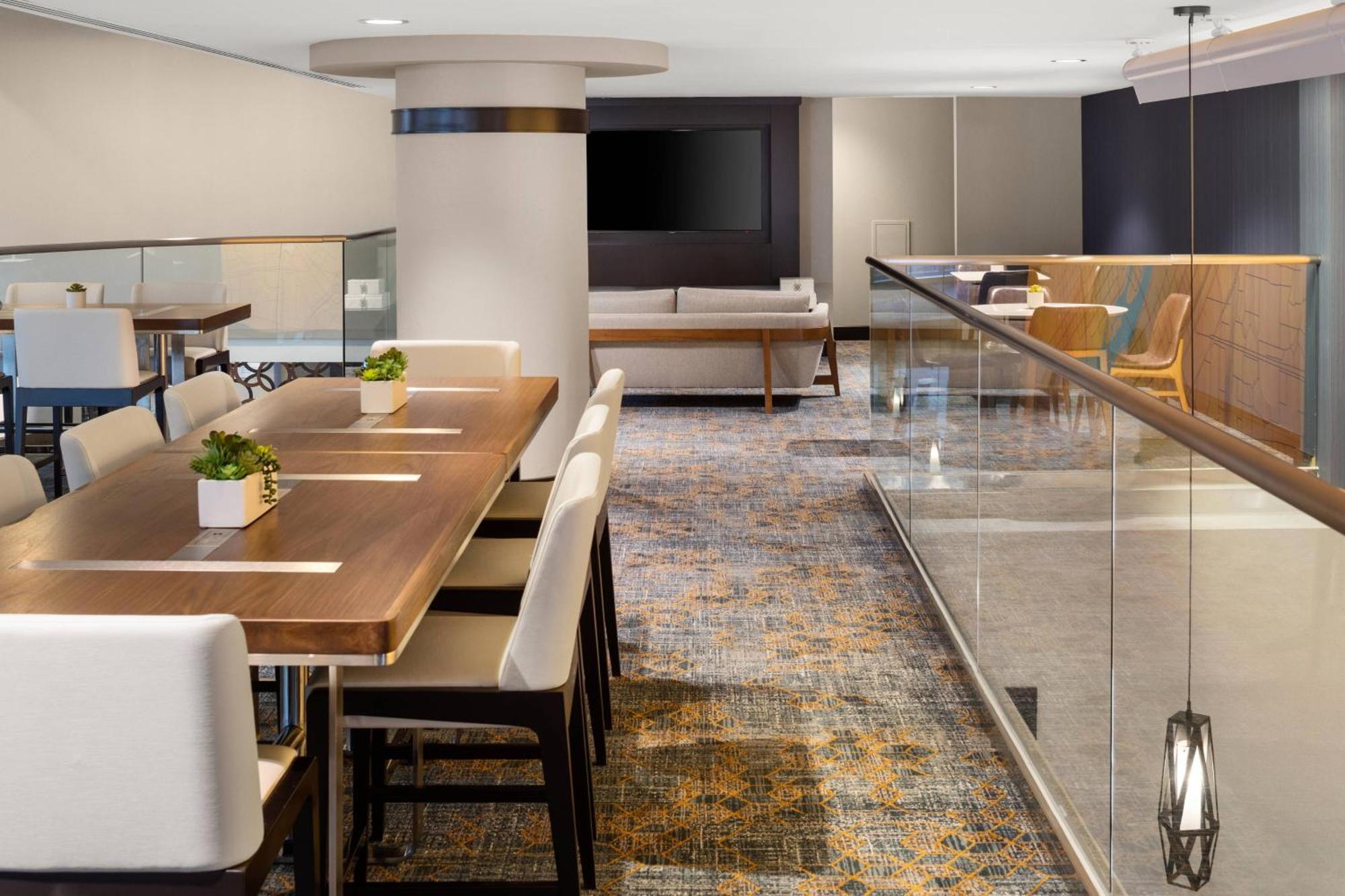 Courtyard By Marriott Minneapolis Downtown Bagian luar foto
