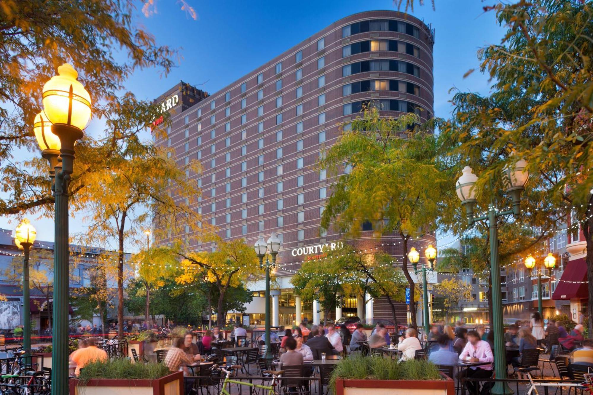 Courtyard By Marriott Minneapolis Downtown Bagian luar foto