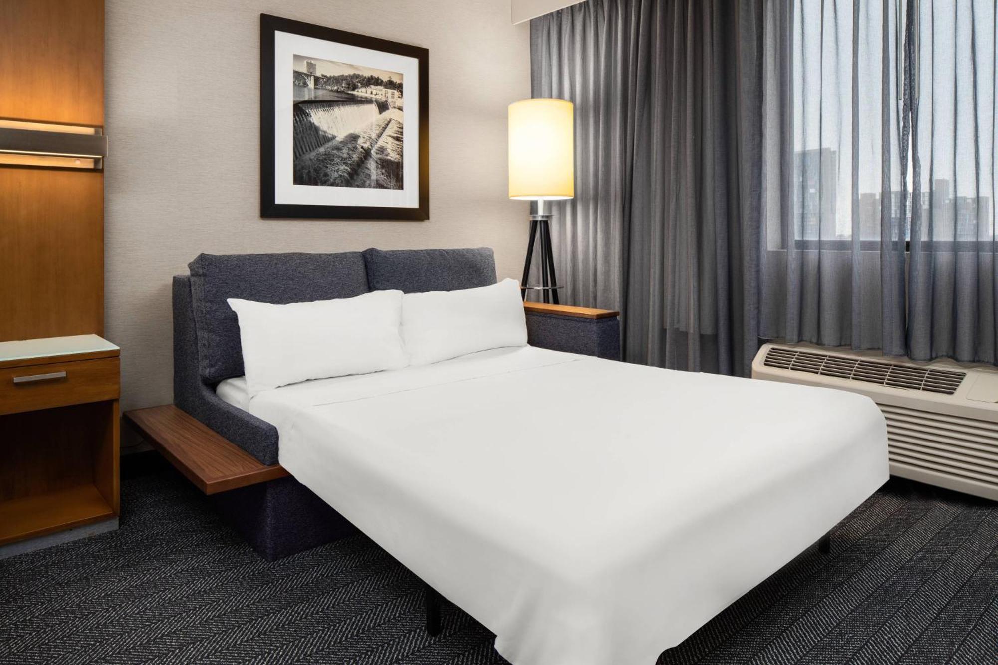 Courtyard By Marriott Minneapolis Downtown Bagian luar foto