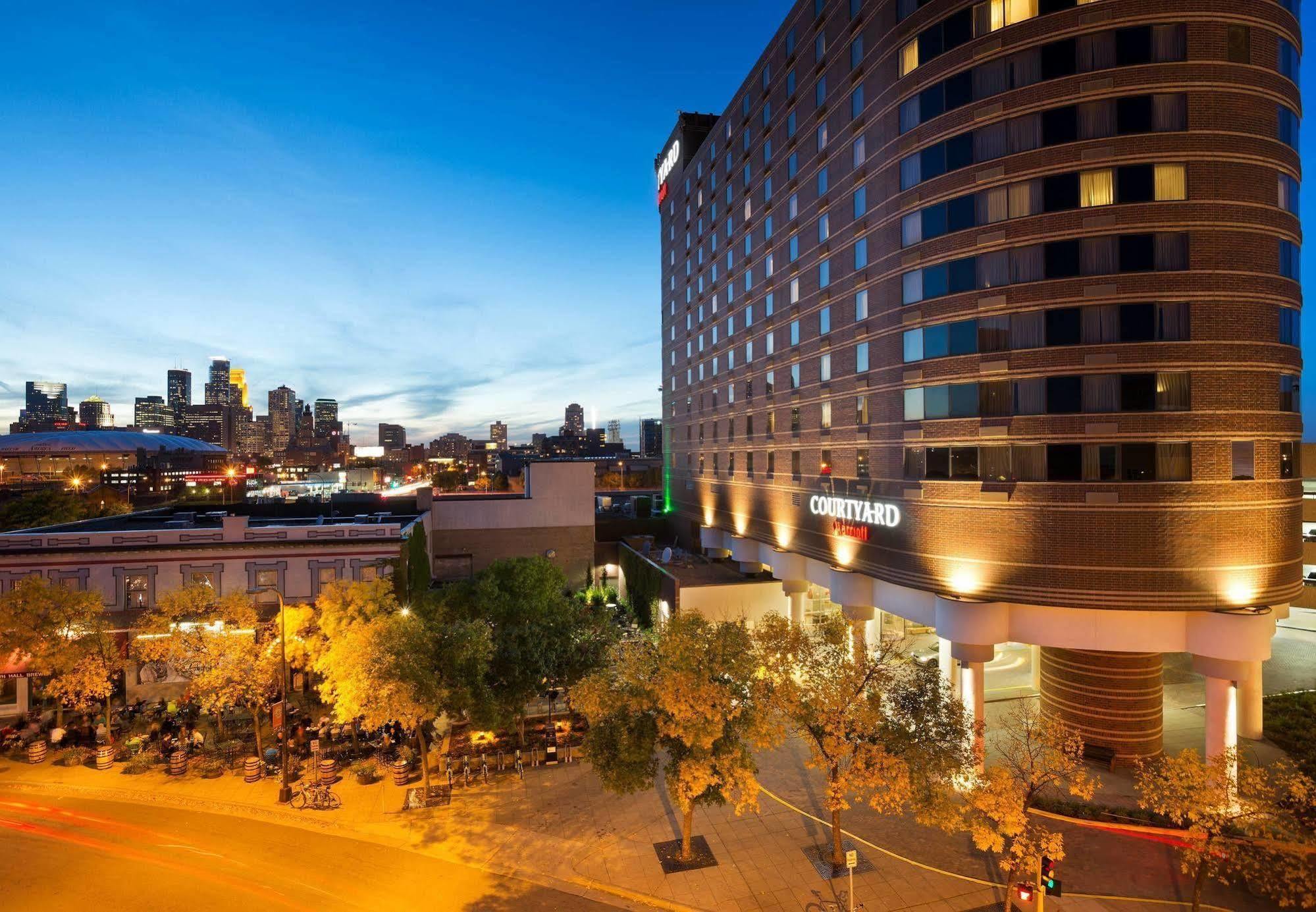 Courtyard By Marriott Minneapolis Downtown Bagian luar foto